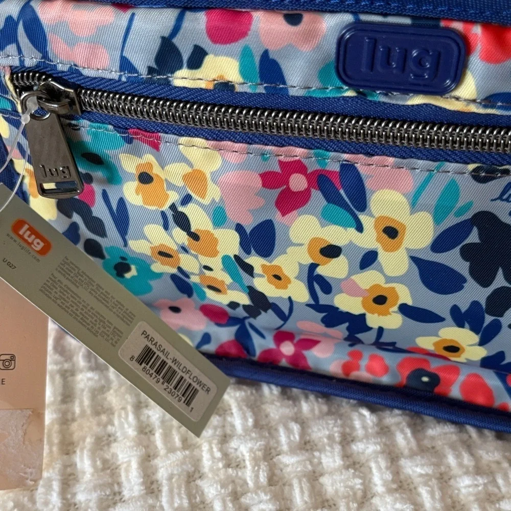 BNWT Lug Floral Cosmetic Bag & Brush Holder in Wildflower “Canoe & Parasail”